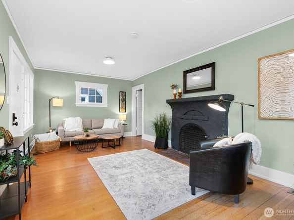 6008 SW Stevens Street, Seattle WA 98116