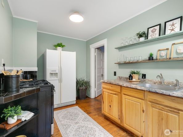 6008 SW Stevens Street, Seattle WA 98116