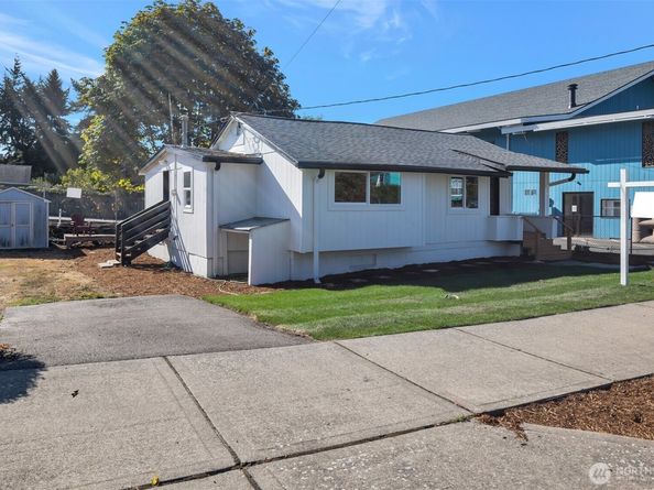 815 SW Cloverdale Street, Seattle WA 98106