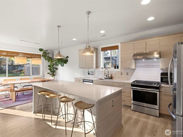 14211 34th Avenue S, Tukwila WA 98168