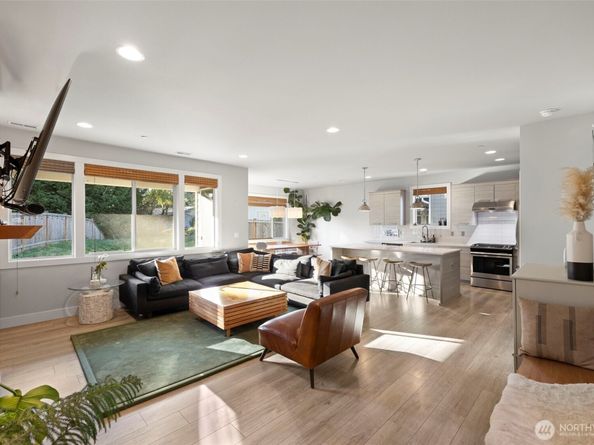 14211 34th Avenue S, Tukwila WA 98168