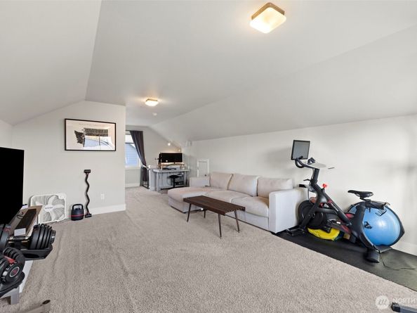 14211 34th Avenue S, Tukwila WA 98168