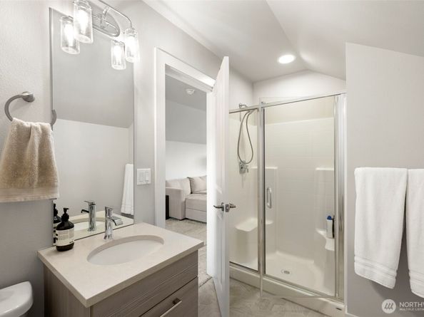 14211 34th Avenue S, Tukwila WA 98168