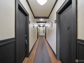 905 NE 43rd Street 108, Seattle WA 98105