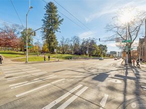 905 NE 43rd Street 108, Seattle WA 98105