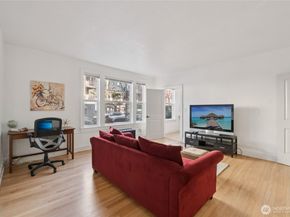 905 NE 43rd Street 108, Seattle WA 98105