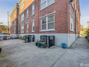905 NE 43rd Street 108, Seattle WA 98105