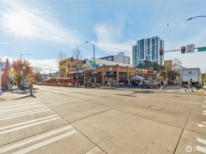 905 NE 43rd Street 108, Seattle WA 98105