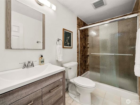 7560 E Harrison Street, Port Orchard WA 98366