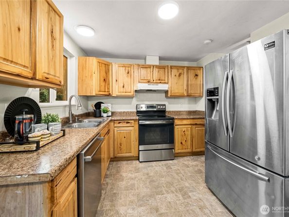 7560 E Harrison Street, Port Orchard WA 98366