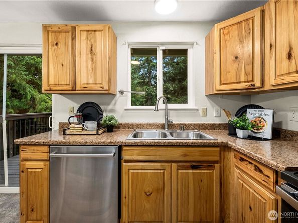 7560 E Harrison Street, Port Orchard WA 98366