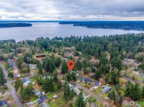 7560 E Harrison Street, Port Orchard WA 98366