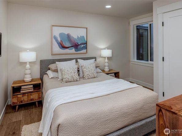 8904 SE 58th Street, Mercer Island WA 98040