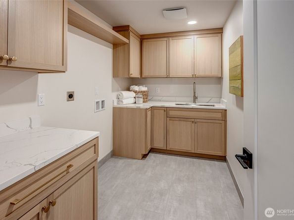 8904 SE 58th Street, Mercer Island WA 98040