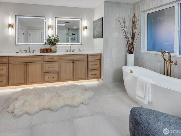 8904 SE 58th Street, Mercer Island WA 98040