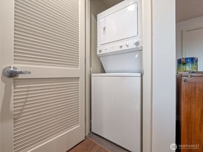 910 Lenora Street 200, Seattle WA 98121