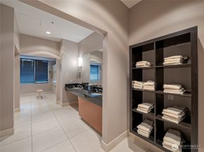 910 Lenora Street 200, Seattle WA 98121