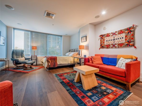 910 Lenora Street 200, Seattle WA 98121