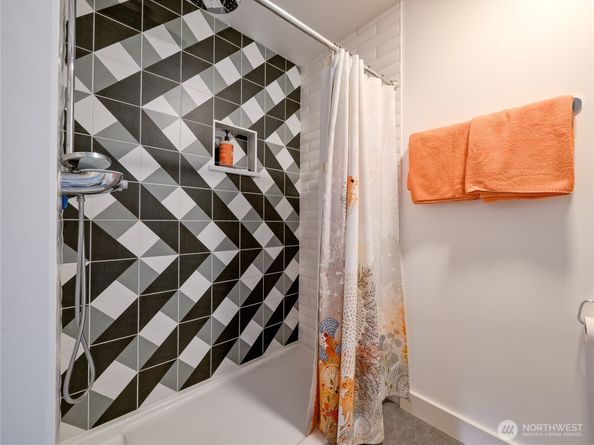 910 Lenora Street 200, Seattle WA 98121