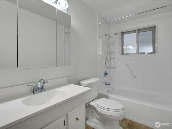 1361 S 279th Street, Des Moines WA 98198