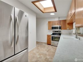 1361 S 279th Street, Des Moines WA 98198