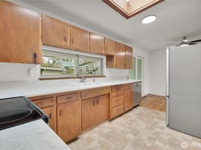 1361 S 279th Street, Des Moines WA 98198