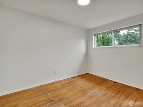 1361 S 279th Street, Des Moines WA 98198