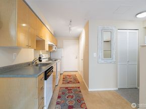 425 Vine Street 623, Seattle WA 98121