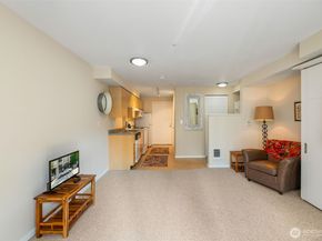 425 Vine Street 623, Seattle WA 98121