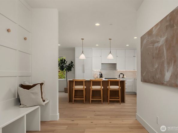 7018 127th Avenue NE, Kirkland WA 98033