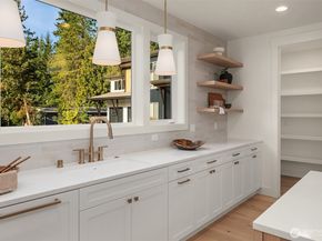 7018 127th Avenue NE, Kirkland WA 98033