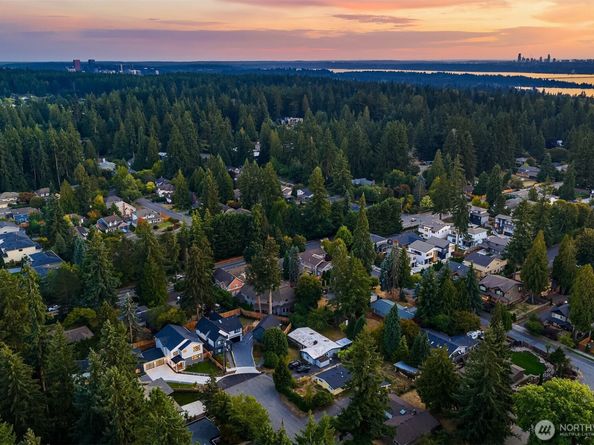 7018 127th Avenue NE, Kirkland WA 98033