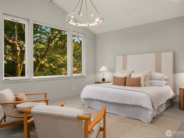 7018 127th Avenue NE, Kirkland WA 98033