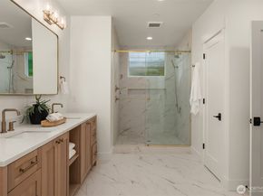 7018 127th Avenue NE, Kirkland WA 98033