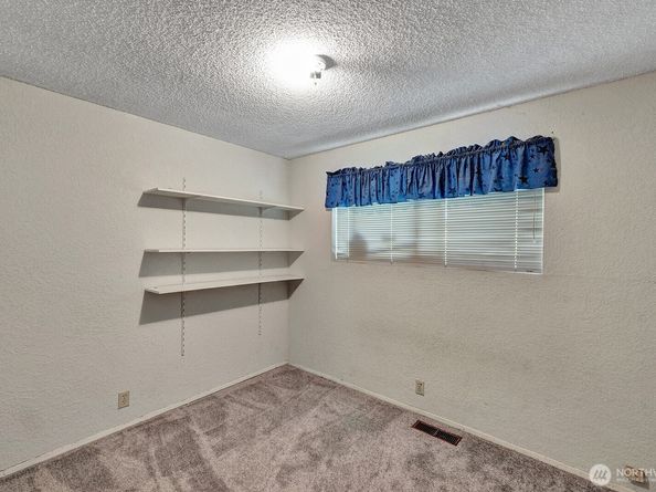 31119 5th Avenue S, Federal Way WA 98003