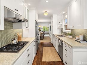 4855 NE 41st Street, Seattle WA 98105