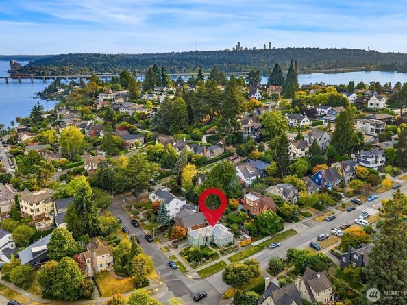 4855 NE 41st Street, Seattle WA 98105