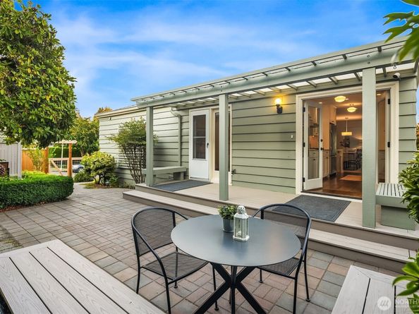 4855 NE 41st Street, Seattle WA 98105