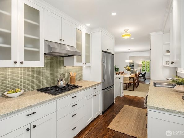 4855 NE 41st Street, Seattle WA 98105