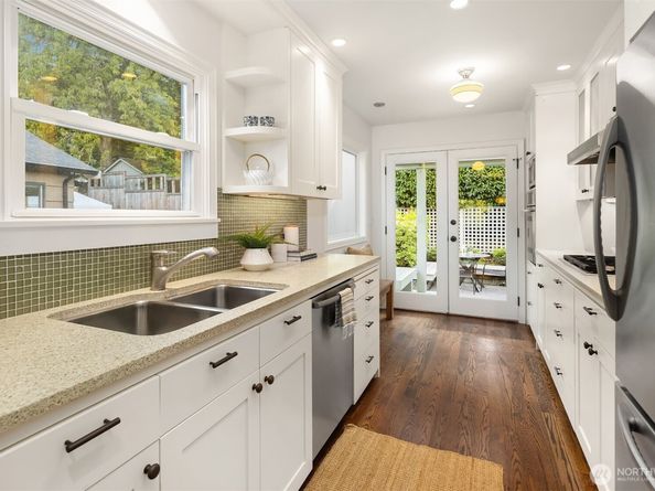 4855 NE 41st Street, Seattle WA 98105