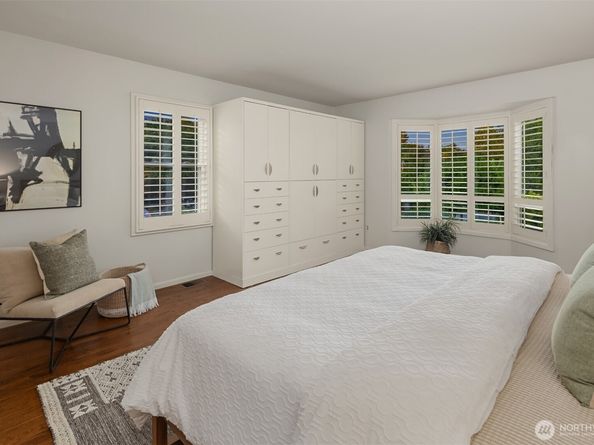 4855 NE 41st Street, Seattle WA 98105