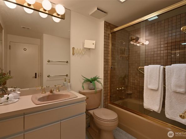 1301 Spring Street 6E, Seattle WA 98104