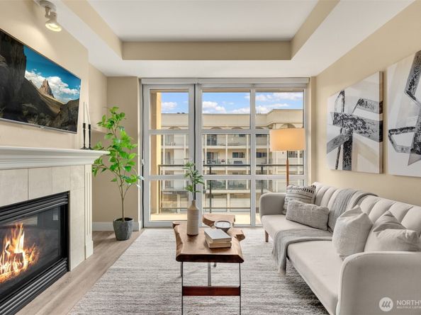 10047 Main Street 305, Bellevue WA 98004