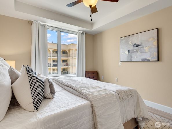 10047 Main Street 305, Bellevue WA 98004
