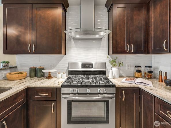 10047 Main Street 305, Bellevue WA 98004