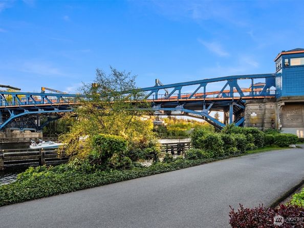 3614 Francis Avenue N, Seattle WA 98103