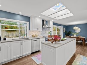 10932 156th Court NE, Redmond WA 98052