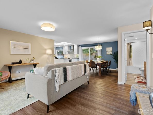 10932 156th Court NE, Redmond WA 98052