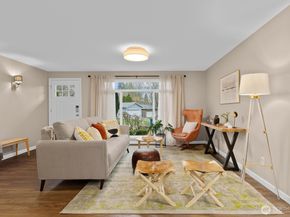 10932 156th Court NE, Redmond WA 98052