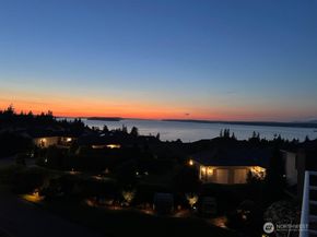 1621 Edgemoor Lane, Everett WA 98203